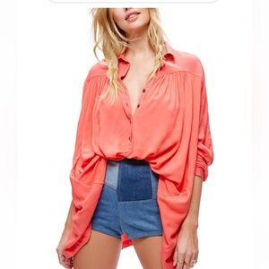 FREE PEOPLE women’s OVERSIZED LOVELY DAY button up collared SHIRT pockets Small